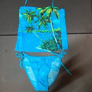 NWOT Beach Native two piece takini